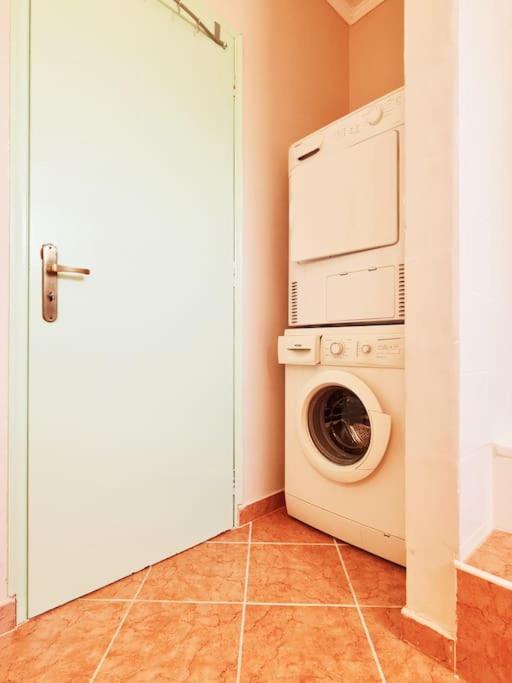 Leceleste Apartment *
